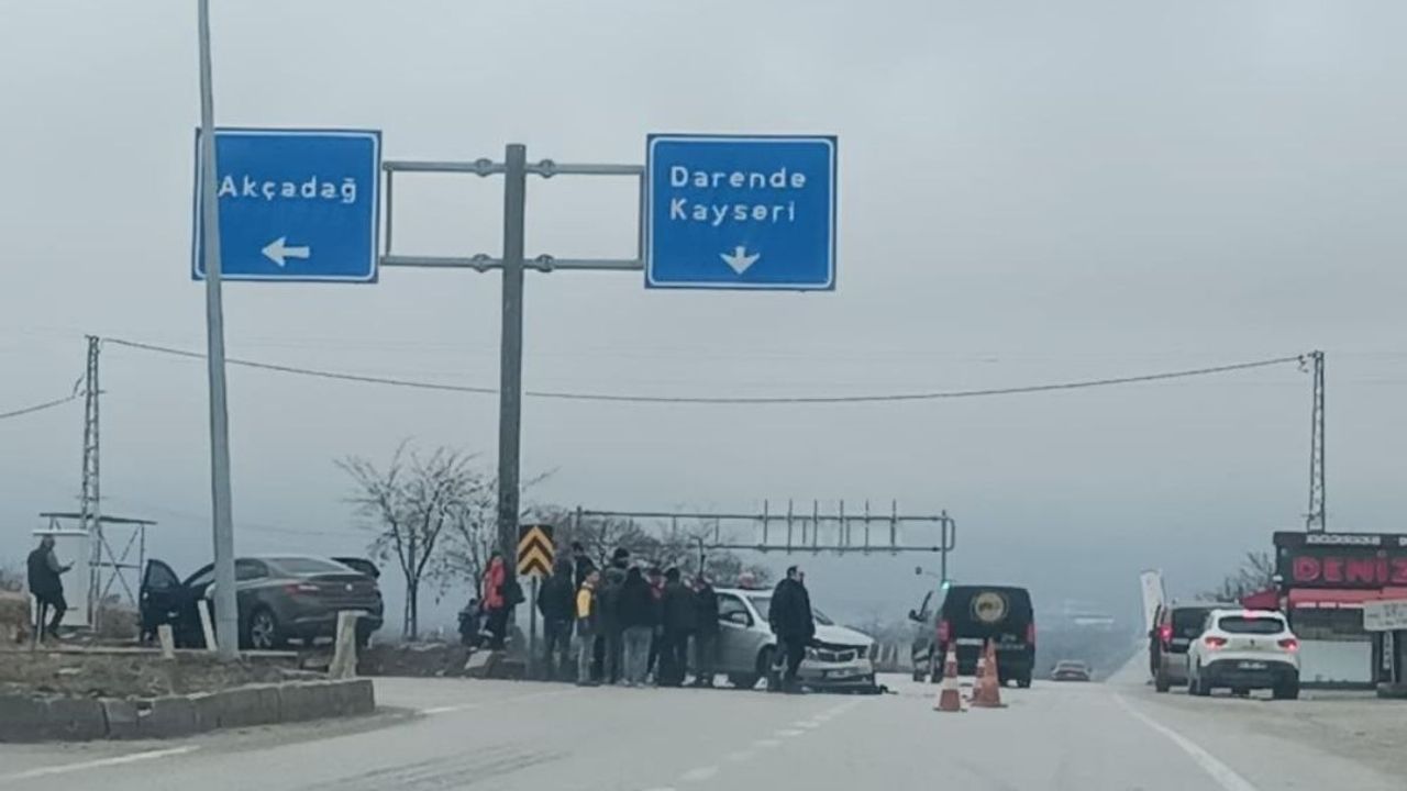 Kayseri Malatya yolunda trafik kazası: 4 yaralı