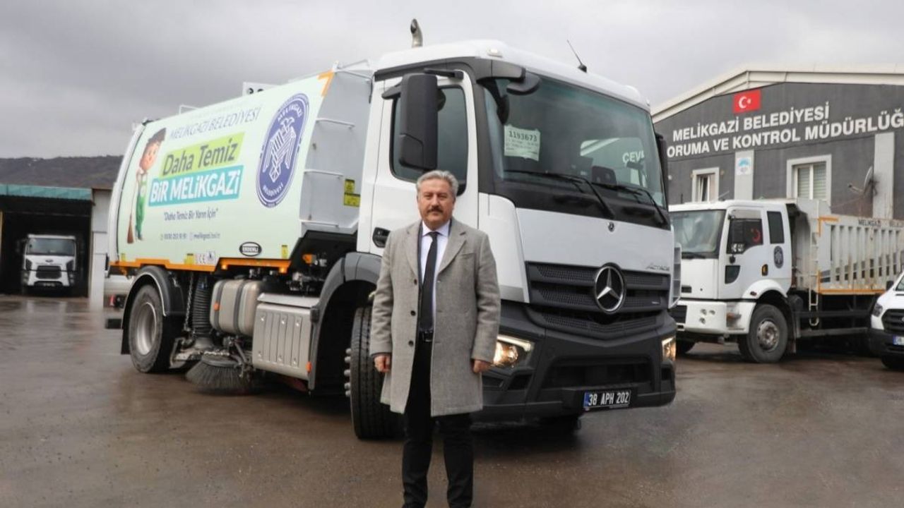 Melikgazi Belediyesi filosuna 4 yeni araç kattı
