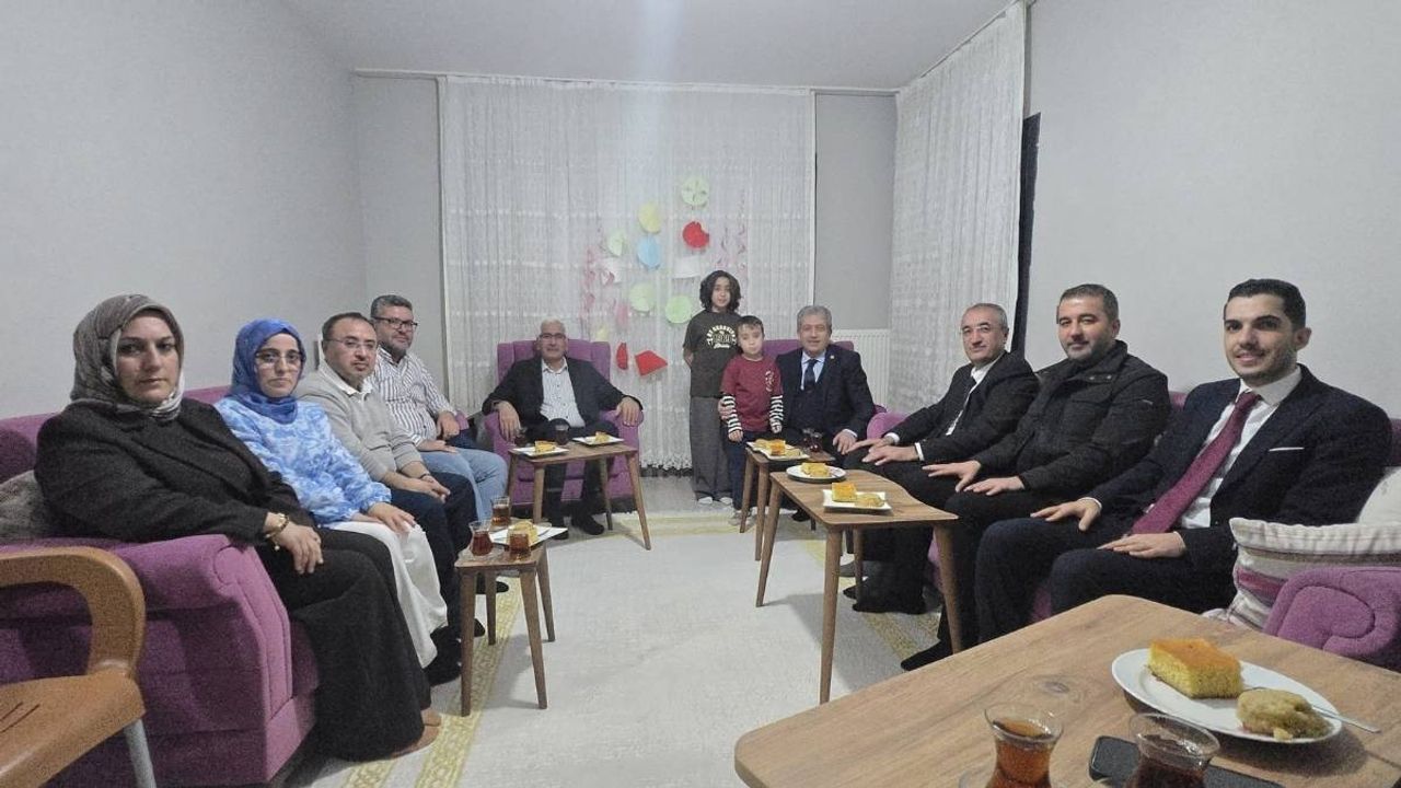 AK Parti Kayseri Milletvekili Sayın Bayar Özsoy depremzede ailelerle bir araya geldi