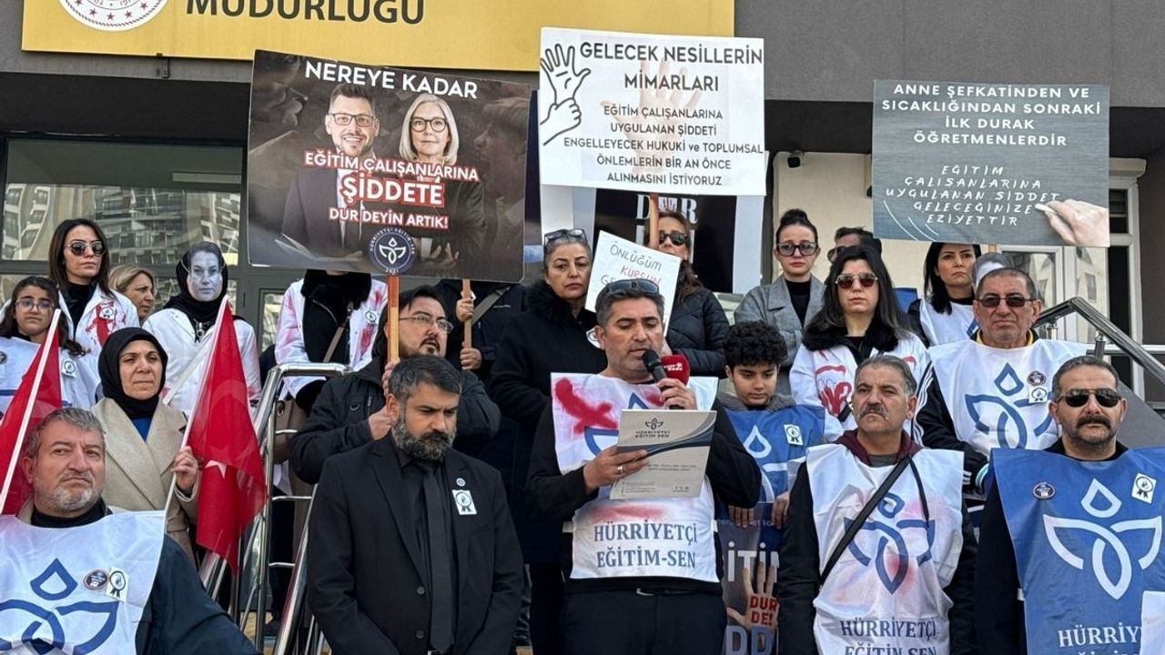 Kayseri’de Hürriyetçi Eğitim-Sen’den iş bırakma eylemi