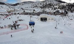 Denizli Kayak Merkezi Yerli Ve Yabancı Turistlerin Akınına Uğradı