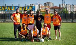 Kapalı Kale Futbol Turnuvası Başladı! Taraftarlar, Tribünden Sahaya İndi