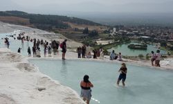 Beyaz Cennet Pamukkale'de Sonbahar Yoğunluğu