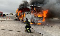 Otobüste Korkunç Yangın! 40 Yolcu Taşıyordu, Alev Alev Yandı