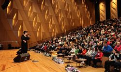 Festivalde Şükriye Tutkun Türküleriyle Işık Kattı