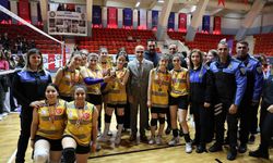 Adana’da Liselerarası Voleybol Turnuvası Heyecanlandırdı