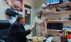 Kırşehir'in Tek Kadın İl Genel Meclisi Üyesi Aday Adayı, Vatandaşların Gönlünü Fethediyor