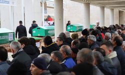 Kazada Hayatını Kaybeden Aile Bireyleri Kırşehir'de Toprağa Verildi