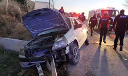 Yoldan Çıkan Otomobil Feci Kaza Yaptı