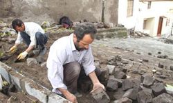 Tarihi merdivenli sokak aslına döndü