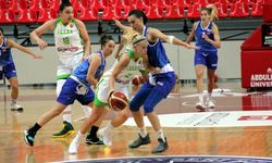 İstanbul Üniversitesi: 75 - Bornova Beckerspor: 81