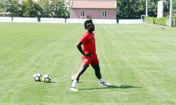 Asamoah Gyan, Özel Olarak Çalışıyor