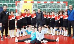 Sahra Galip Özsan Ortaokulundan Alkışlanacak Hentbol
