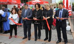 ERÜ Çocuk Hastanesi’nde Maddi Durumu İyi Olmayan Çocuklar Yararına Kermes Düzenlendi 