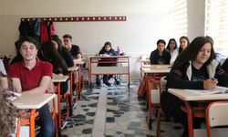 Engeline aldırmadı okulun ihtiyaçları için uğraşıyor 