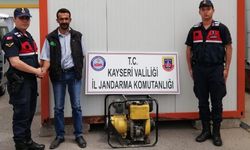 Su motoru ve sulama borusu çalan iki kişi yakalandı 