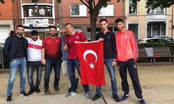 İzlanda’da Emre'ye fırça uzatan Belçikalı özür diledi, Türk forması giydi