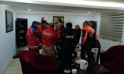 Yerin 90 metre altına düşen işçiye böyle ulaştılar 