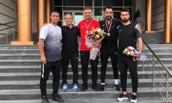 Talasgücü Belediyespor Teknik Direktörü Necati Karadağ: "Bin 400 takım arasından şampiyon olduk"  