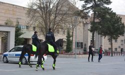 Atlı Birlikler Sokakta Tur Attı