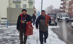 Babadan kalma heybelerle market alışverişi yaptılar 