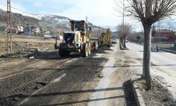Develi Gazi ve Sarıca Mahallelerinde yol çalışması 