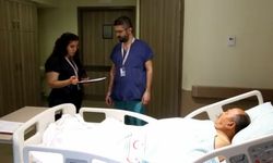 Şehir Hastanesinde bir hasta eş zamanlı iki ameliyatla sağlığına kavuştu 