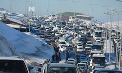 Erciyes Kayak Merkezi'ndeki trafik İstanbul trafiğini aratmadı 