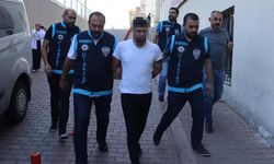 Kayseri'de Oğlunun Katil Zanlısını mahkemede Gördü, Salon Karıştı