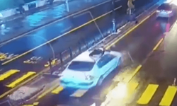 Otomobilin Üzerine Atladı! Kaza Süsü Vermek İstedi