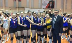 Genç Kızlar İl Birincisi Kayseri Voleybol Kulübü Oldu