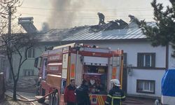 Balkonda Çıkan Yangın 3 Evi Yaktı