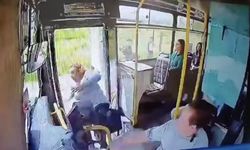 Feci Kaza: Seyir Halindeki Otobüsten Düştü! O Anlar Kamerada