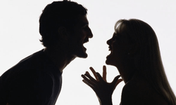 Akılalmaz İddia: Kocam Beni Erkeklerle Aldatıyor!