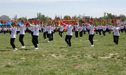 Kayseri'deki Bu Gösteriye Yüzlerce Öğrenci Katıldı