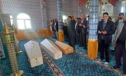 Babaları Tarafından Öldürülen 3 Kardeş Yan Yana Toprağa Verildi