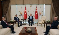 Cumhurbaşkanı Erdoğan İle CHP Genel Başkanı Özel’den İlk Fotoğraf Karesi