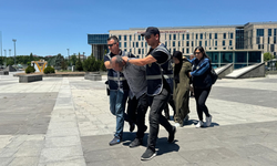 Kayseri’de Atatürk Heykeline Baltayla Saldıran Şahıslar Adliyede!