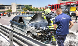 Kayseri’de İçinde Baba Ve Çocuğun Bulunduğu Otomobil Alev Aldı!