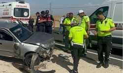 Kayseri’ye Tatil İçin Yola Çıkan Aile Kaza Yaptı! Araç Hurdaya Döndü!