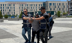 Kayseri’de Atatürk Heykeline Baltayla Saldıran Şahıslar Tutuklandı!