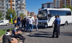 Kayseri’de İşçi Servisi İle Kamyon Çarpıştı! Çok Sayıda Yaralı Var