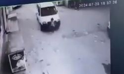 Yola Fırlayan Küçük Çocuğa Çarpan Araç Böyle Görüntülendi!