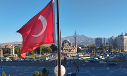 Kayseri’de Bayraklar Yarıya İndi!