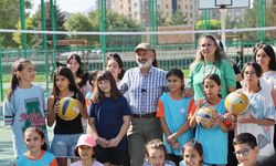 Başkan Çolakbayrakdar Genç Sporcularla Buluştu! Yaz Kursları Yoğun İlgi Gördü