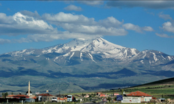 Borçluları Üzen Haber! Erciyes’in Karı Eridi