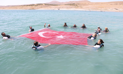 Kayseri’nin Denizinde Türk Bayrağı Açıldı!