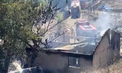Ormanlık Alanda Korkutan Yangın! Ev Kullanılamaz Hale Geldi