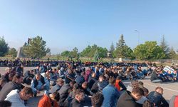 Kayseri’de İşçilerden Dikkat Çekecek Oturma Eylemi!