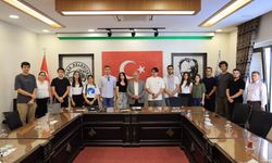 Lisede Çalıştıkları Kütüphaneyi  Üniversiteli Olarak Ziyaret Ettiler!